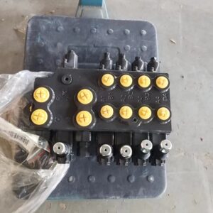 Гидрораспределитель опор автокрана xcmg XCT25_SR 803083291